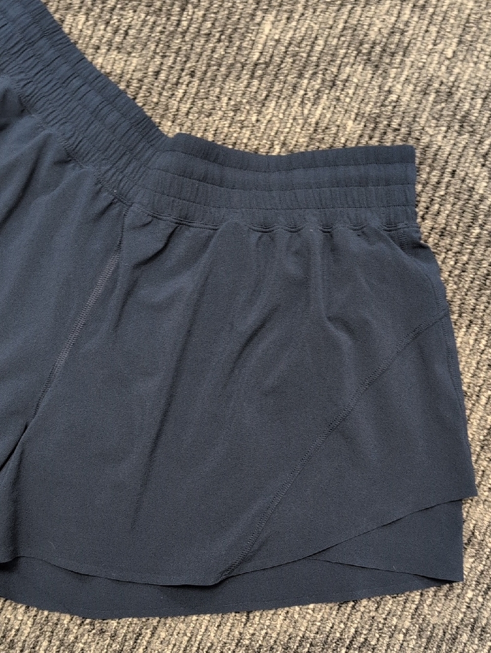 Lululemon Shake It Out High-Rise Run Short 2.5” Navy XL - Picture 6 of 14